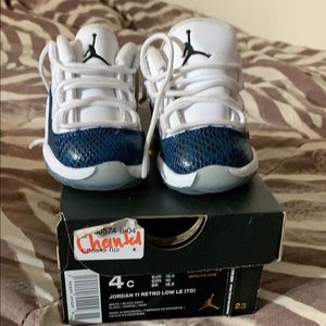JORDAN 11 RETRO LOW